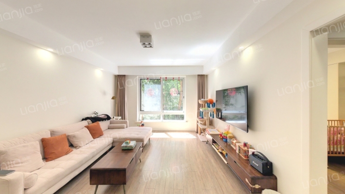 城市经典四期高迪二手房实景图