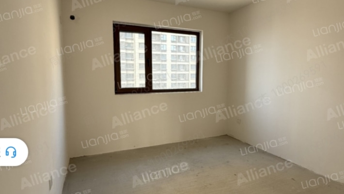 距离北京1900米  南北通透三居 毛坯房随意装修-卧室C