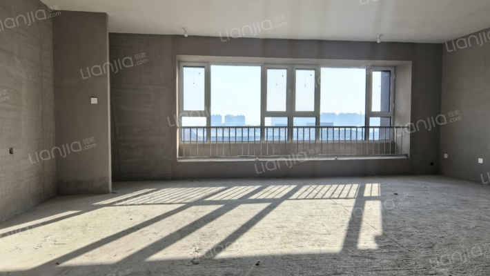 钻石商圈，集中供暖，电梯洋房，三室两厅双卫户型-客厅