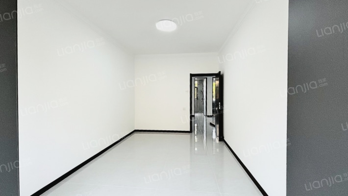 精装 板楼低楼层 房本满五 税费低，南北通透 大两居-卧室A