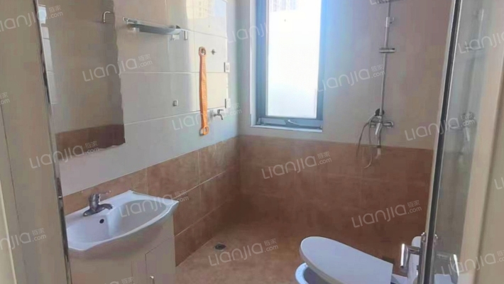 此房满二年，楼层好，视野好，全天采光，-卫生间