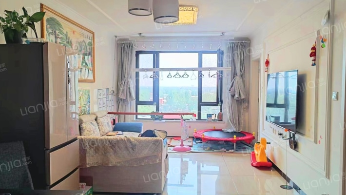 鸿坤高铁新干线，南北双通透C3户型三居室-客厅