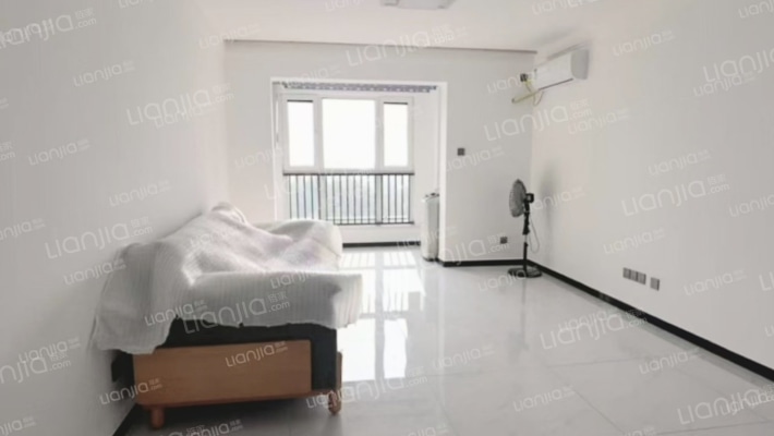 一线河景美宅，标注现房，即买即住-客厅