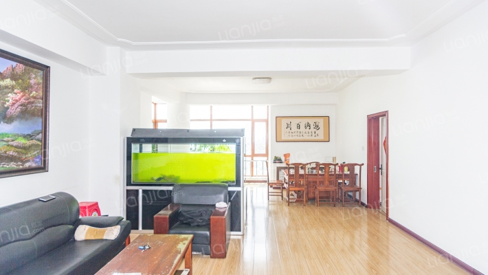 佳地广场二手房实景图