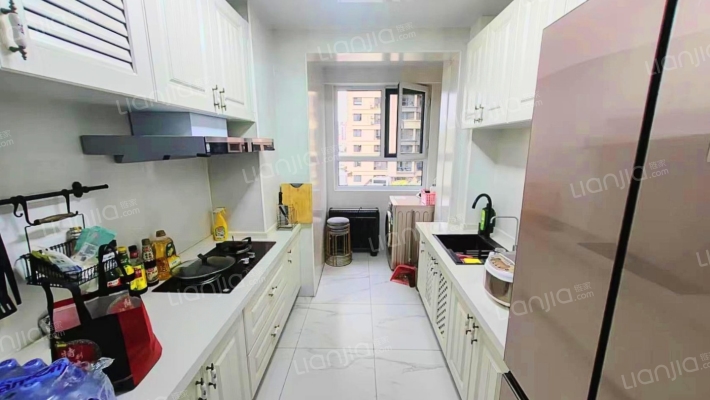 世纪城Fu地华园二期精装修2室拎包入住类型可贷款-厨房