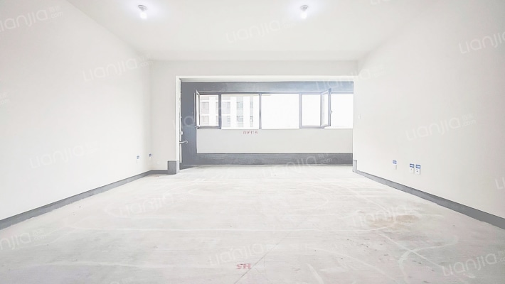 公用瑞马观湖二手房实景图