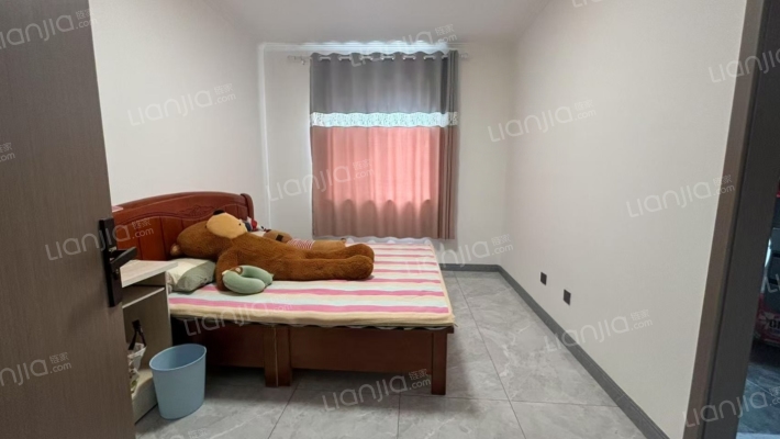 精装！联排带院，满五唯一 高尔夫别墅区 业主靠谱卖-卧室B