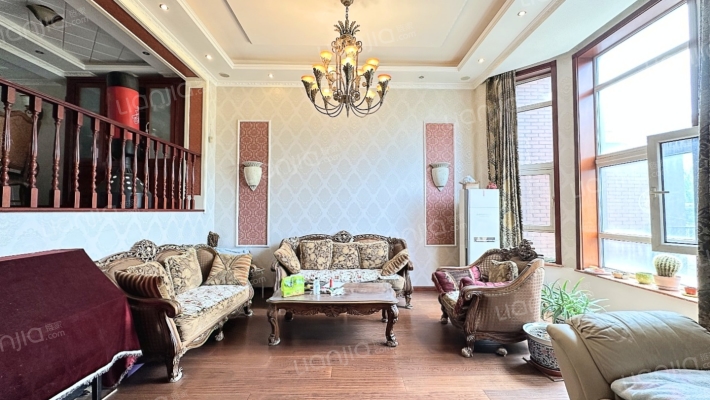 香格蔚蓝D区二手房实景图