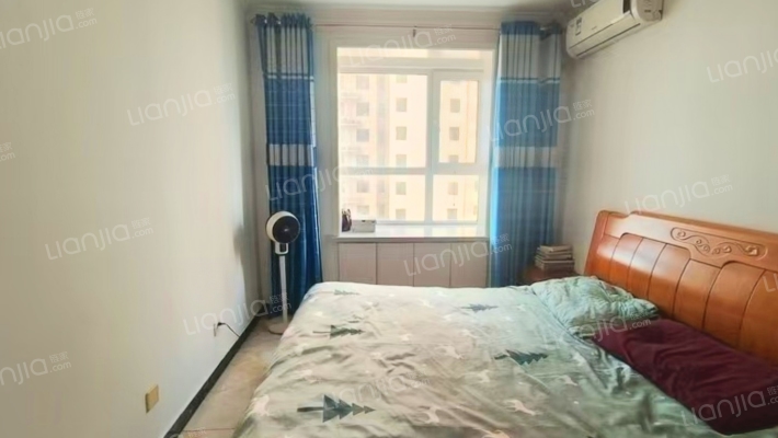 水岸花城 2室1厅 南-卧室A