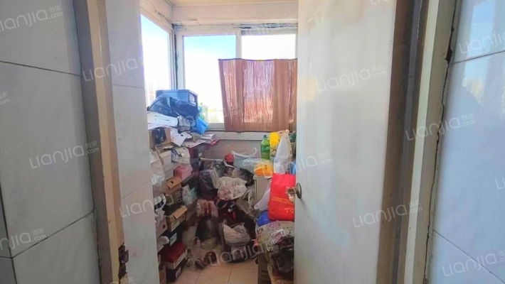 华阳路西丁旁 没上水 好楼层 双阳台公摊小 急售-阳台A