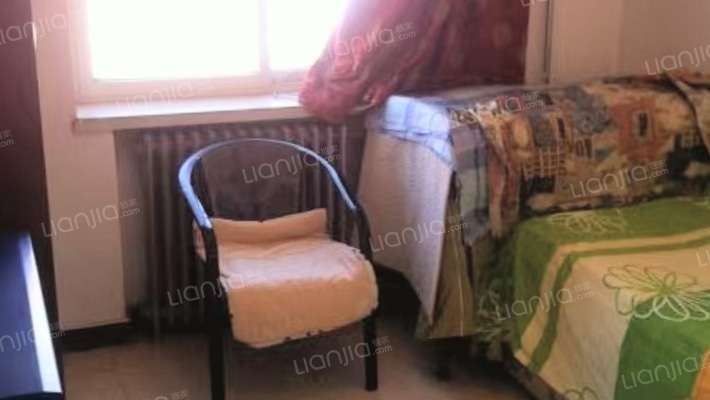 市医院北 市直小区 中间楼层 南北两居-卧室B