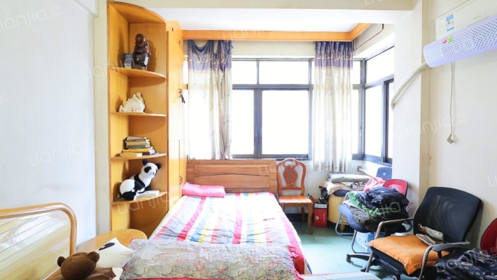 上江北，标准两房低价出售，证满五年。-卧室A