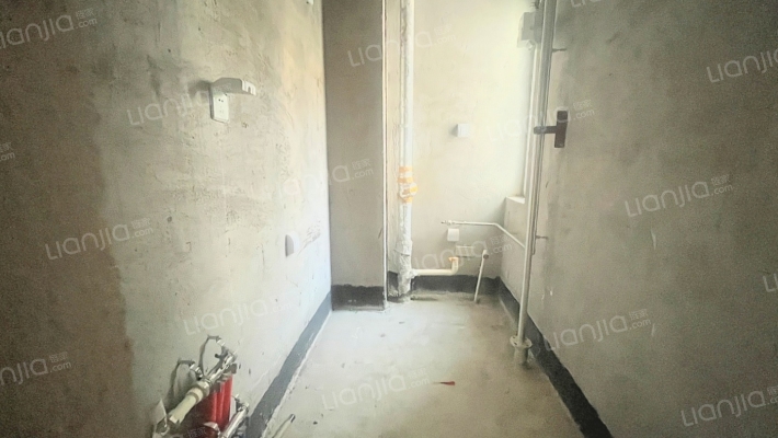 双语旁一梯两户洋房社区，南北双通透户型，采光视野好-厨房