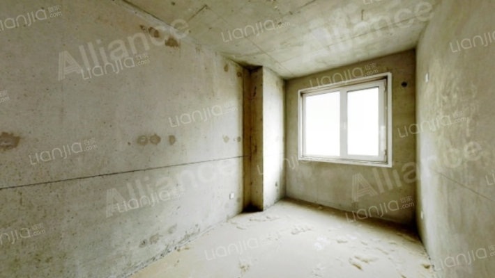 大3居 毛坯 中层 前面没有楼 南北通透 看房有钥匙-卧室C