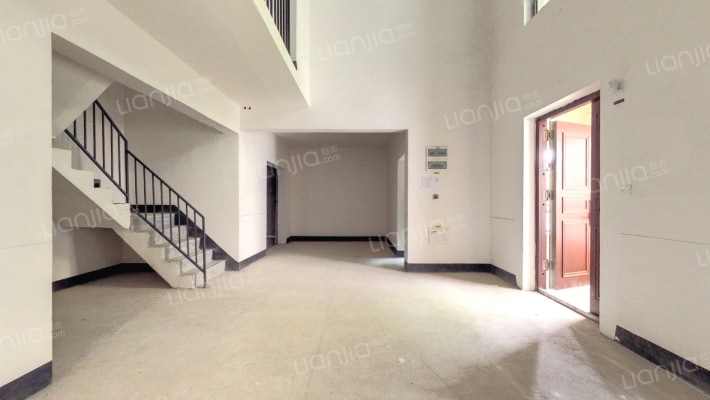 俊峰山万里二手房实景图