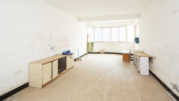 翠岩路81号二手房实景图