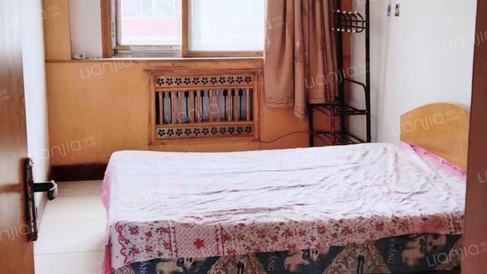 开发区 南北通透 房本满税费低房主诚心出售-卧室B