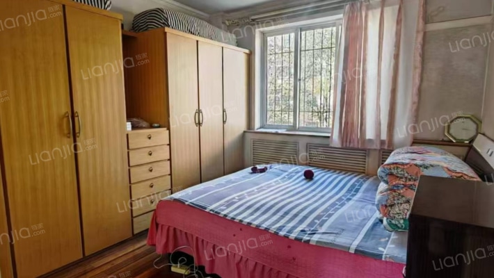 南北通透。楼层好，采光充足交通便利，-卧室B