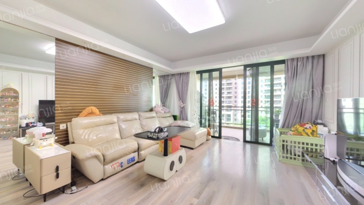 仁恒河滨花园二手房实景图