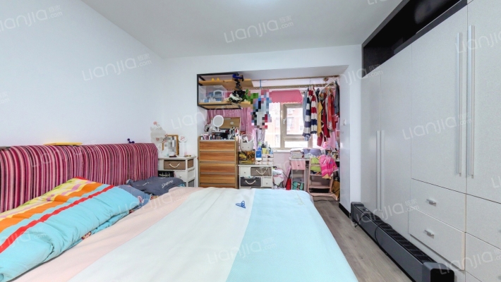 红居南街二手房实景图