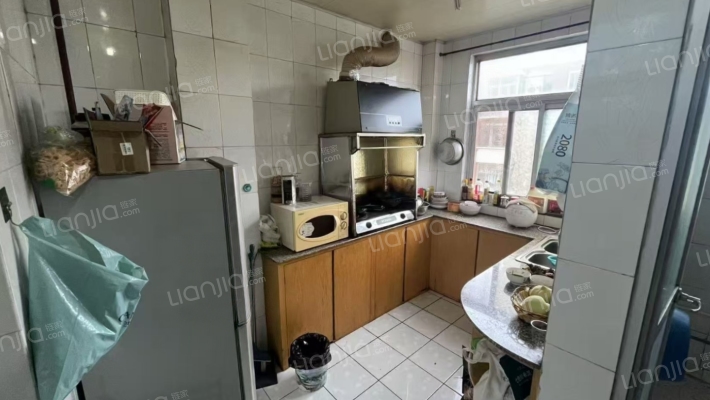 铝厂，70年大产权，满五唯一，方便看房-厨房