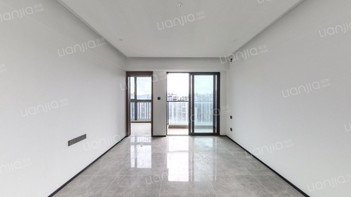 万科翡翠中央.翡玲苑二手房实景图