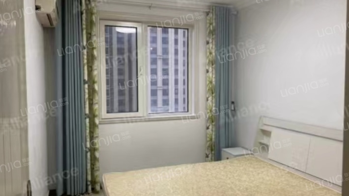 楼前劳动公园 视野采光好 房本已经满两年税费低-卧室C