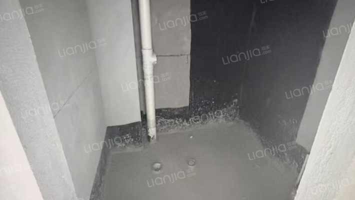 钻石商圈 紫樾华庭南北通透两居出售-卫生间