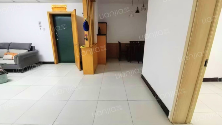 华阳公寓 南北通透大三居户型 带装修-过道