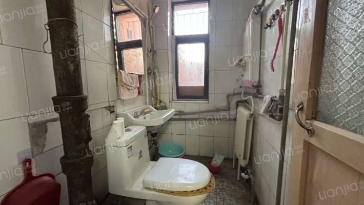 老交通局 2室2厅 南 北-卫生间