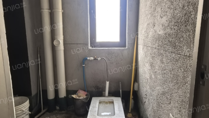 京港澳高速北口西侧 央企开发 南北通透三居-卫生间