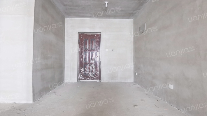 总高18层，户型方正，中高楼层，小区环境优美-餐厅