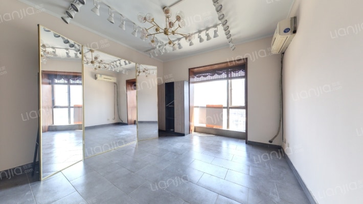 新一代国际公寓二手房实景图