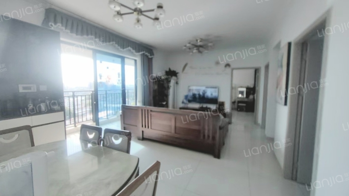 华悦名轩二手房实景图