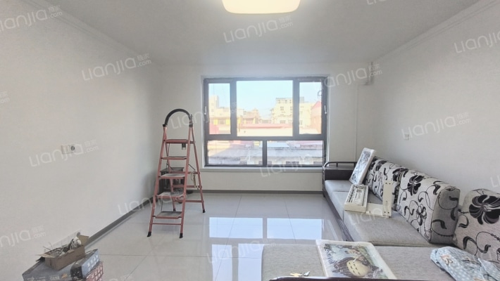 急售 南北通透 明厨明卫 采光无遮挡-客厅