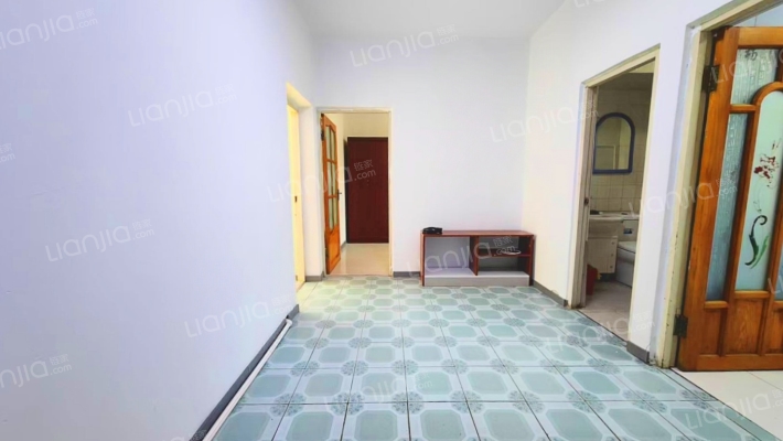 二蔬菜家属楼二手房实景图