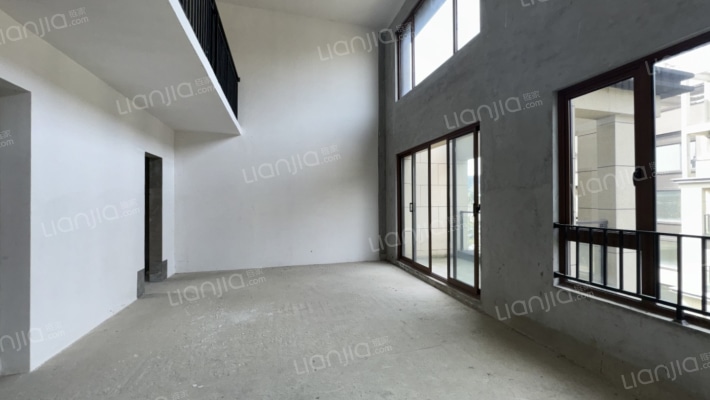 中铁阅山湖阅湖墅二手房实景图