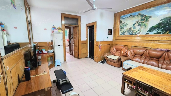 医药公司小区二手房实景图