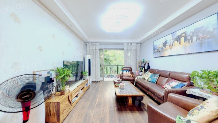 翡翠绿洲湖滨苑二手房实景图