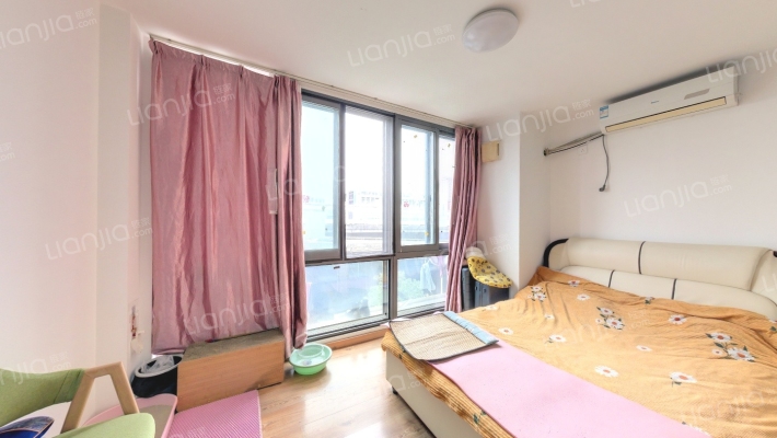 铂领公寓二手房实景图