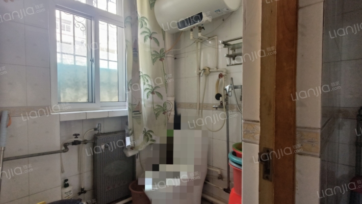 华阳中路大四居 南北通透 户型方正 好楼层-卫生间B