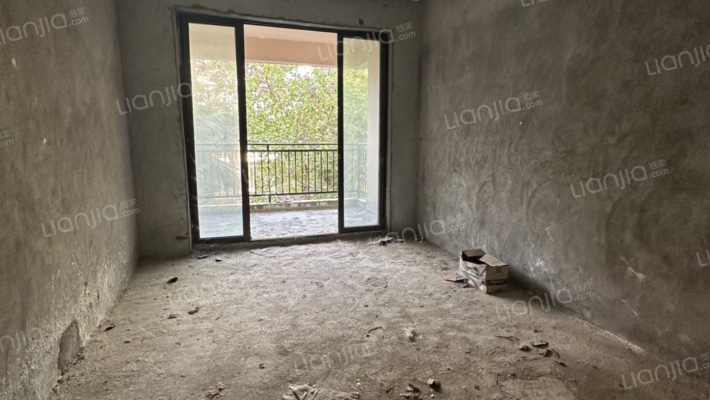 衍宏美丽春天三期二手房实景图