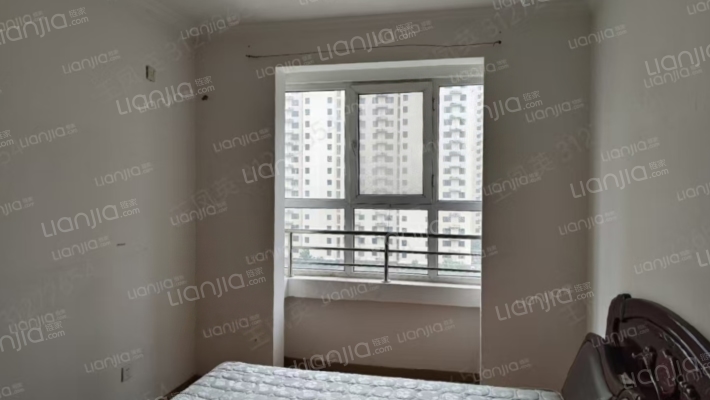 新上好房，大产权集中供暖，全阳采光好，中间楼层-卧室A