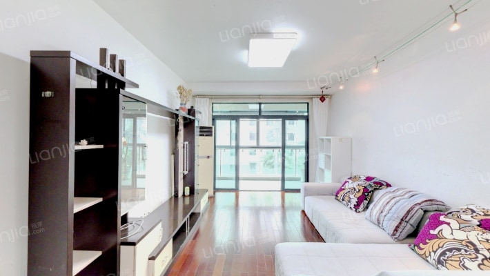 水岸豪庭二手房实景图