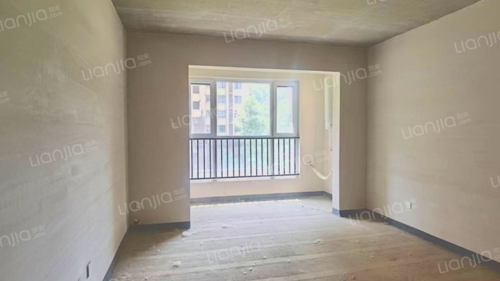 永济公园旁环境优美，大社区交通便利，出行方便-客厅