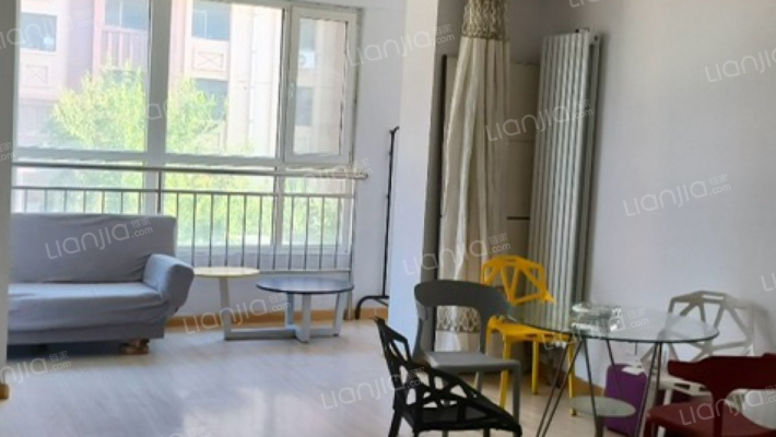 翡翠小镇二手房实景图