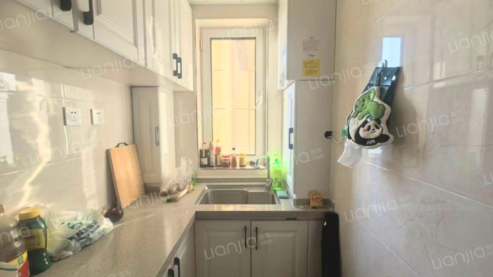 北京界三利中和城南向大两居精装修，位置好小区环境好-厨房