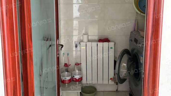 开发区  京中美居 精装两居室  房本满二-卫生间