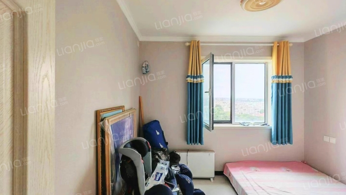 急售三利南北向四居，精装修，价格美丽可小叨-卧室B