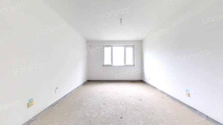 世华龙樾一期西区二手房实景图